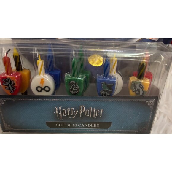 Harry Potter Baking Bundle: CookBook Pancake Molds & Candles - Picture 4 of 11